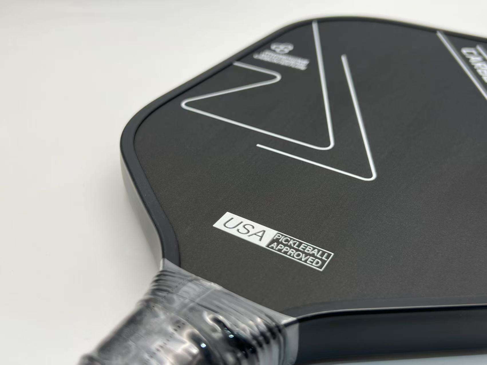 High Quality Customized Carbon Fiber Pickleball Paddle 16mm Thickness with Honeycomb Core for Training and Entertainment.